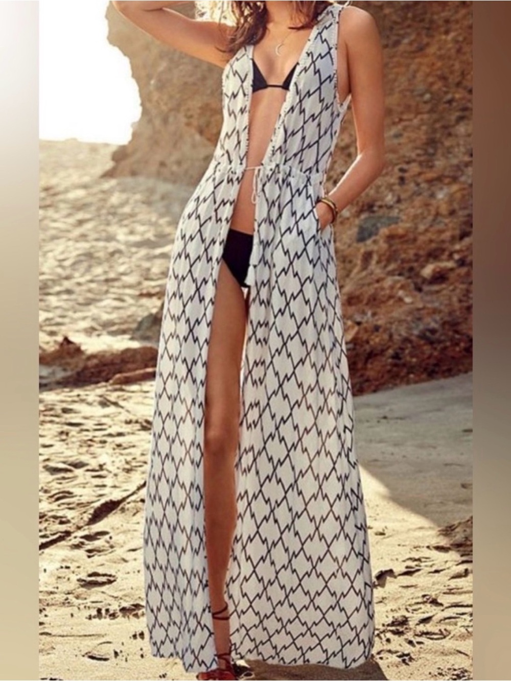 Stylish White and Black Patterned swimsuit coverup